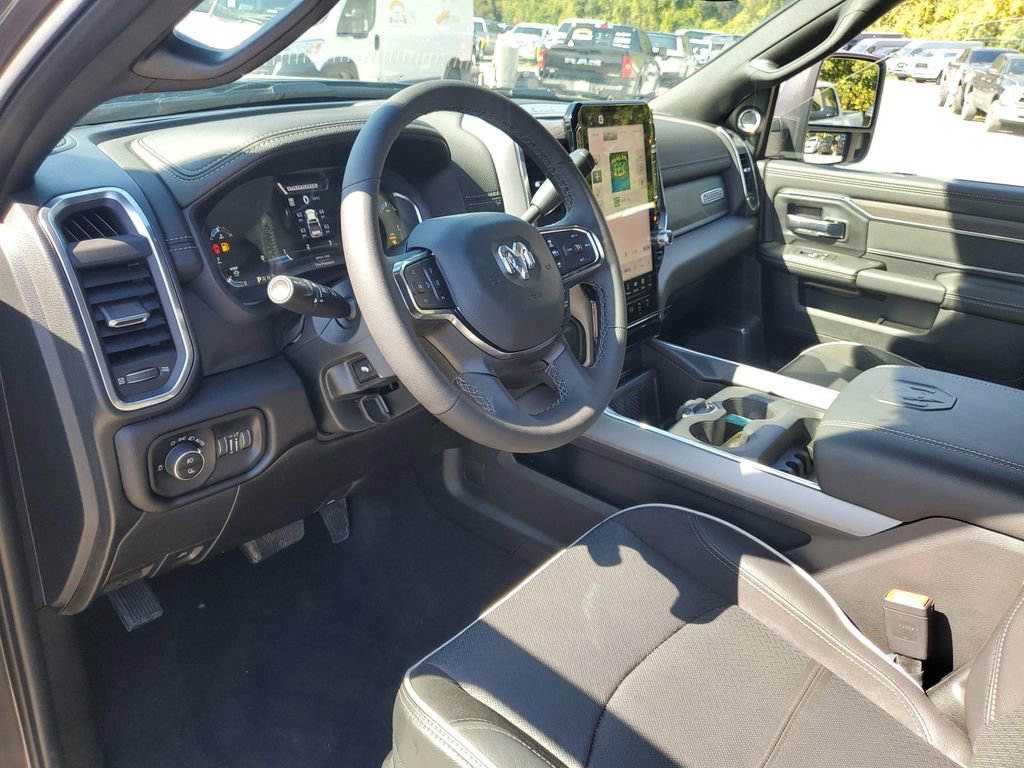 New 2025 RAM 2500 Laramie AWD/4WD image 19