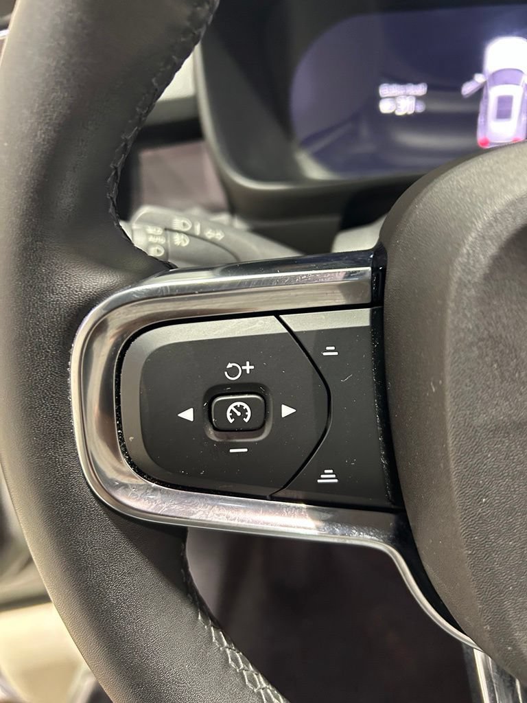Used 2023 Volvo XC40 Recharge Ultimate AWD/4WD image 15