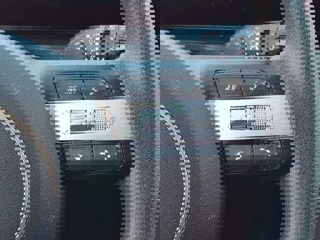 Certified 2025 Hyundai Tucson SE image 19