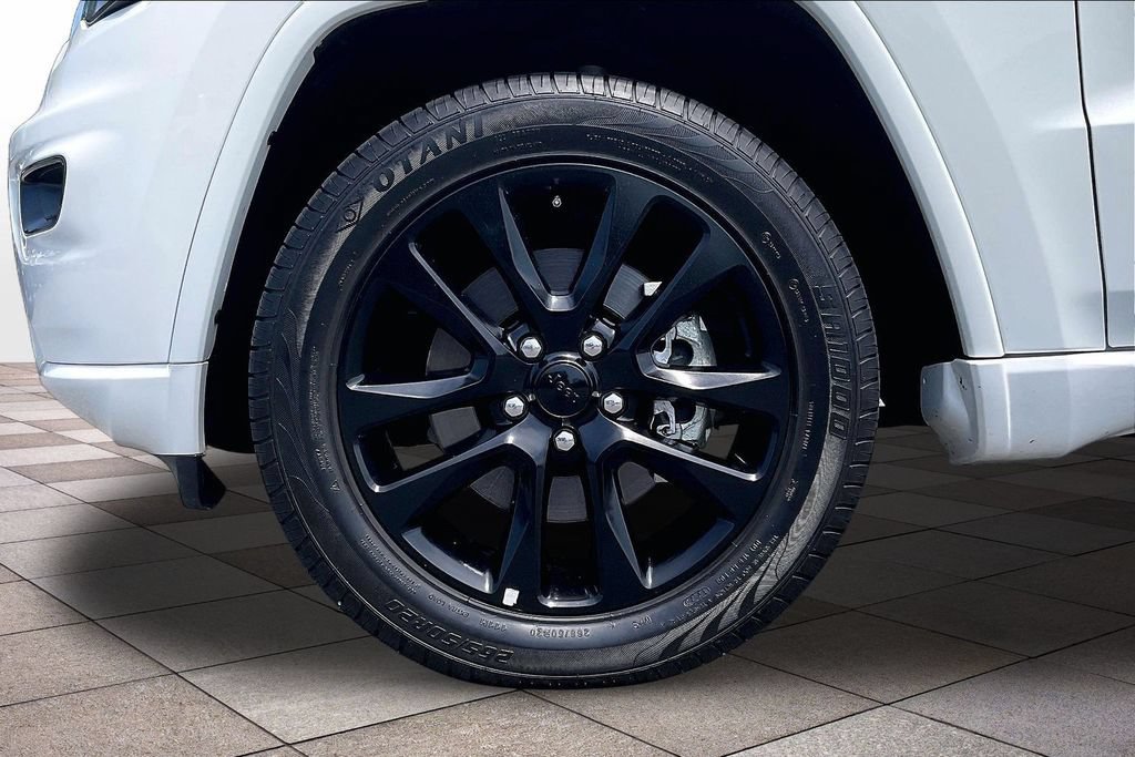 Used 2022 Jeep Grand Cherokee Laredo X AWD/4WD image 9