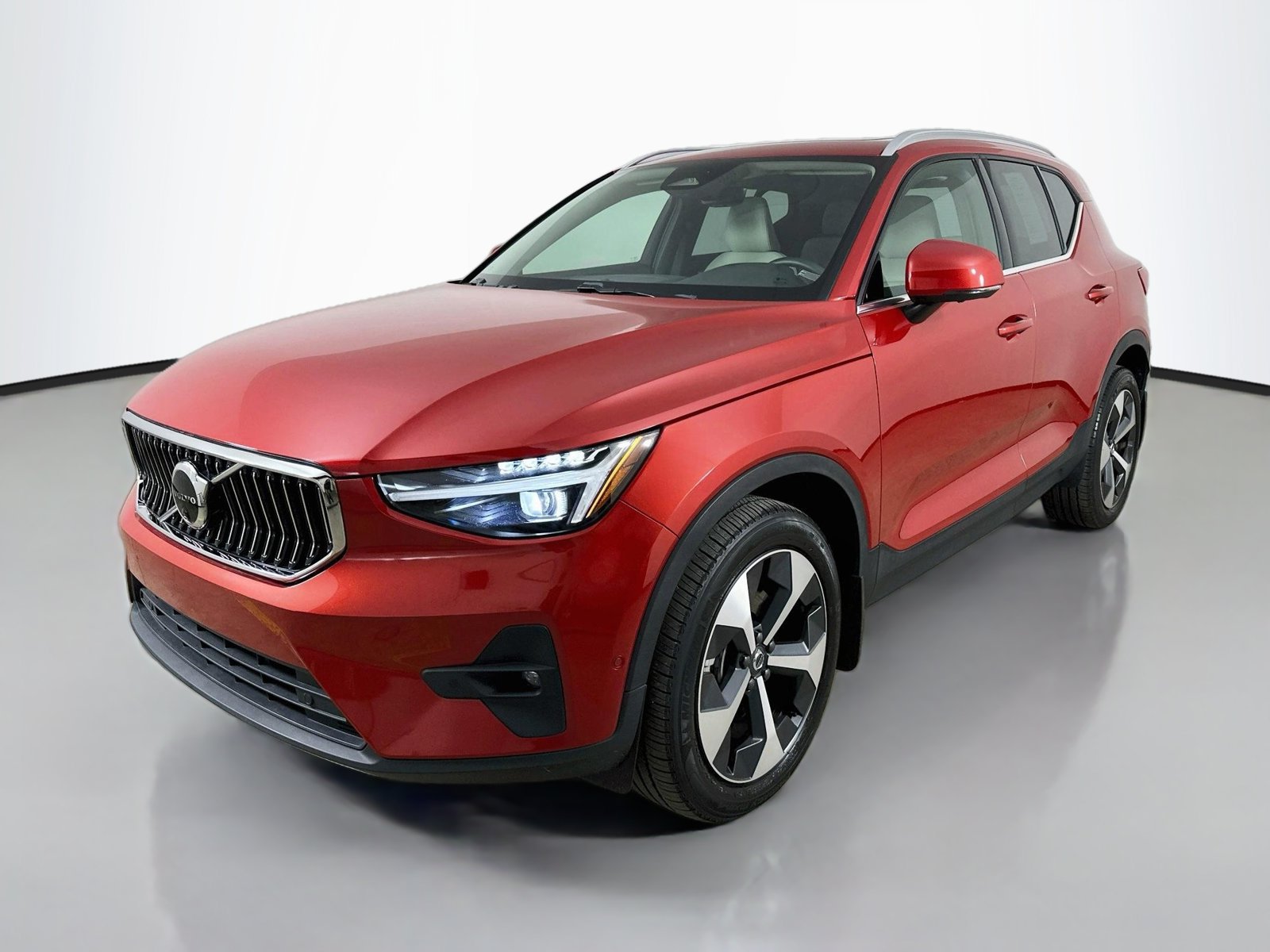 Used 2024 Volvo XC40 B5 Plus w/ Protection Package Premier