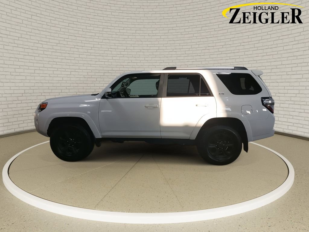 Used 2021 Toyota 4Runner SR5 Premium image 8
