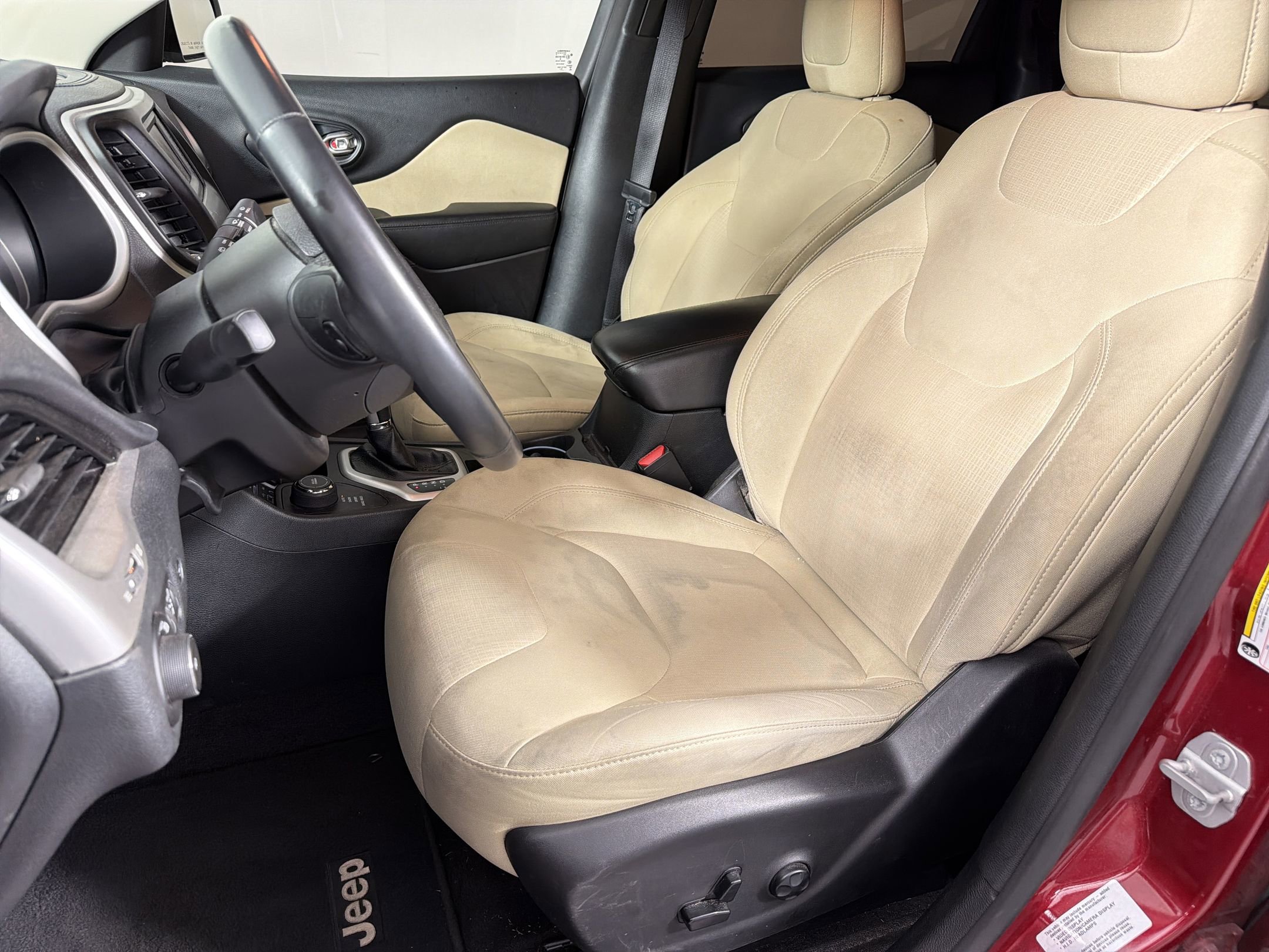 Used 2016 Jeep Cherokee Latitude w/ Comfort/Convenience Group AWD/4WD image 5