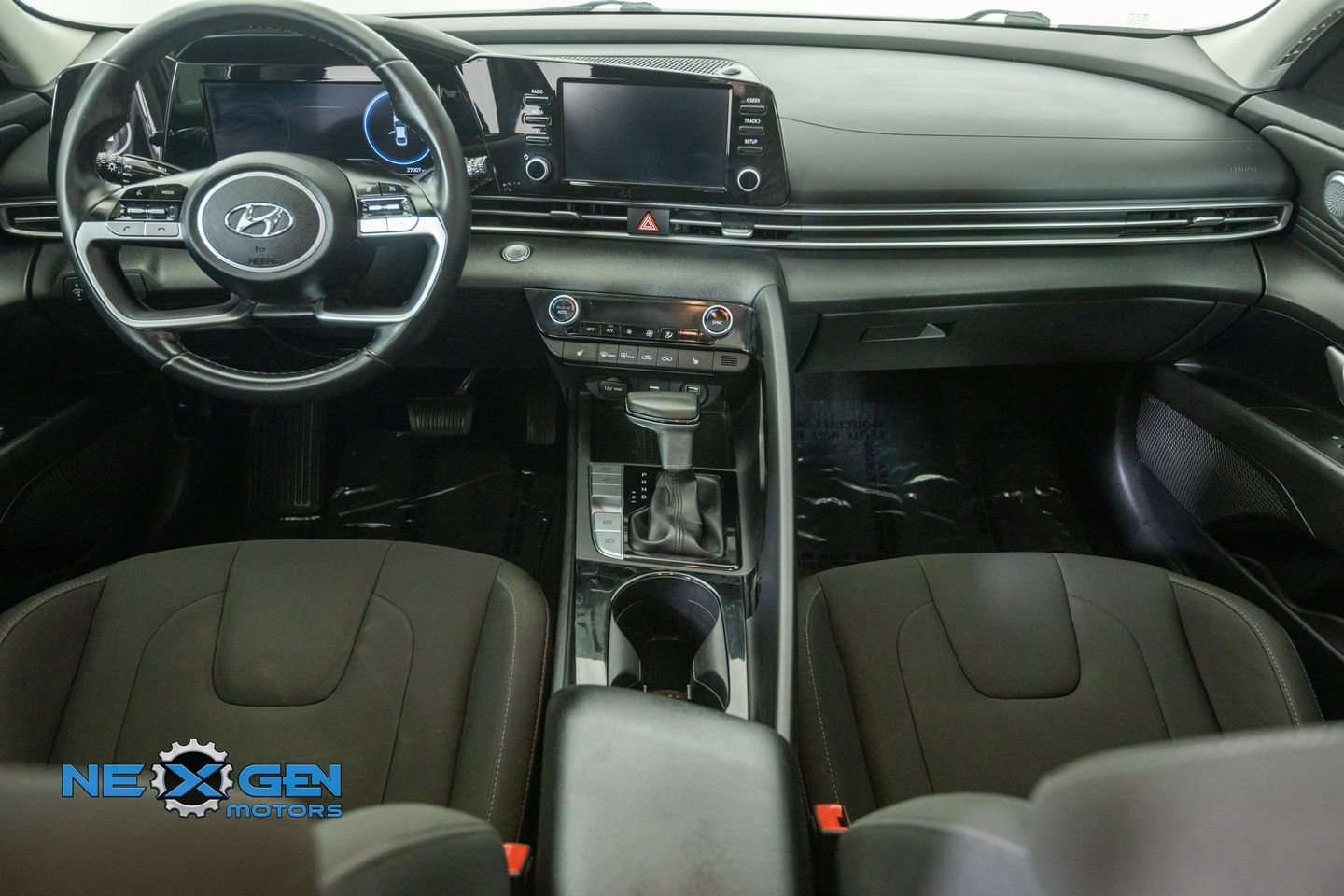 Used 2021 Hyundai Elantra SEL w/ Convenience + Premium Package FWD image 29