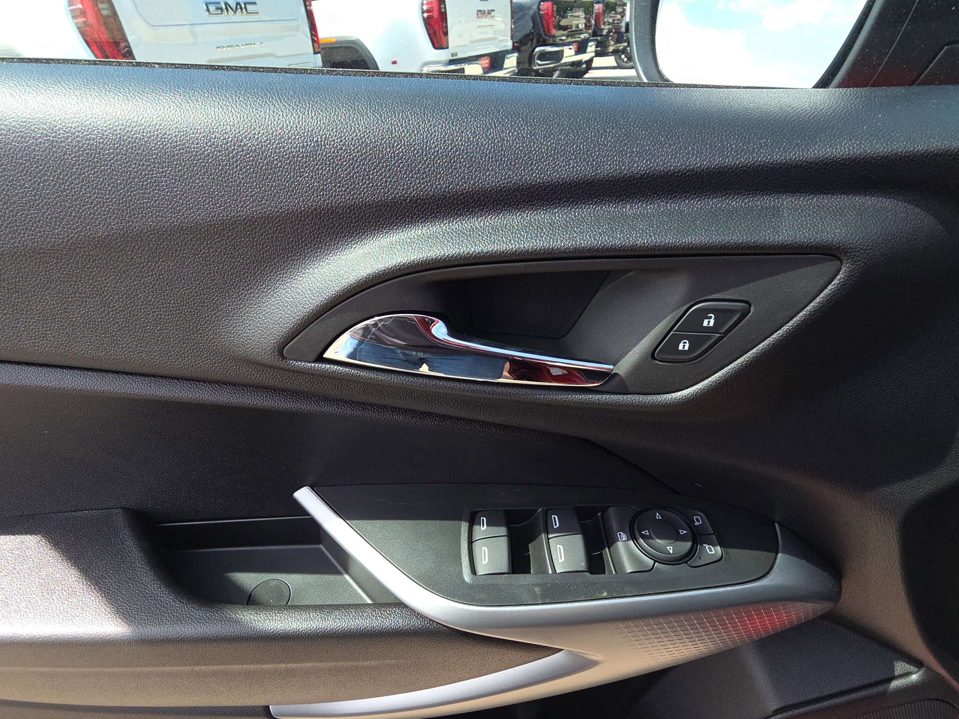 New 2026 Chevrolet Trax RS FWD image 13