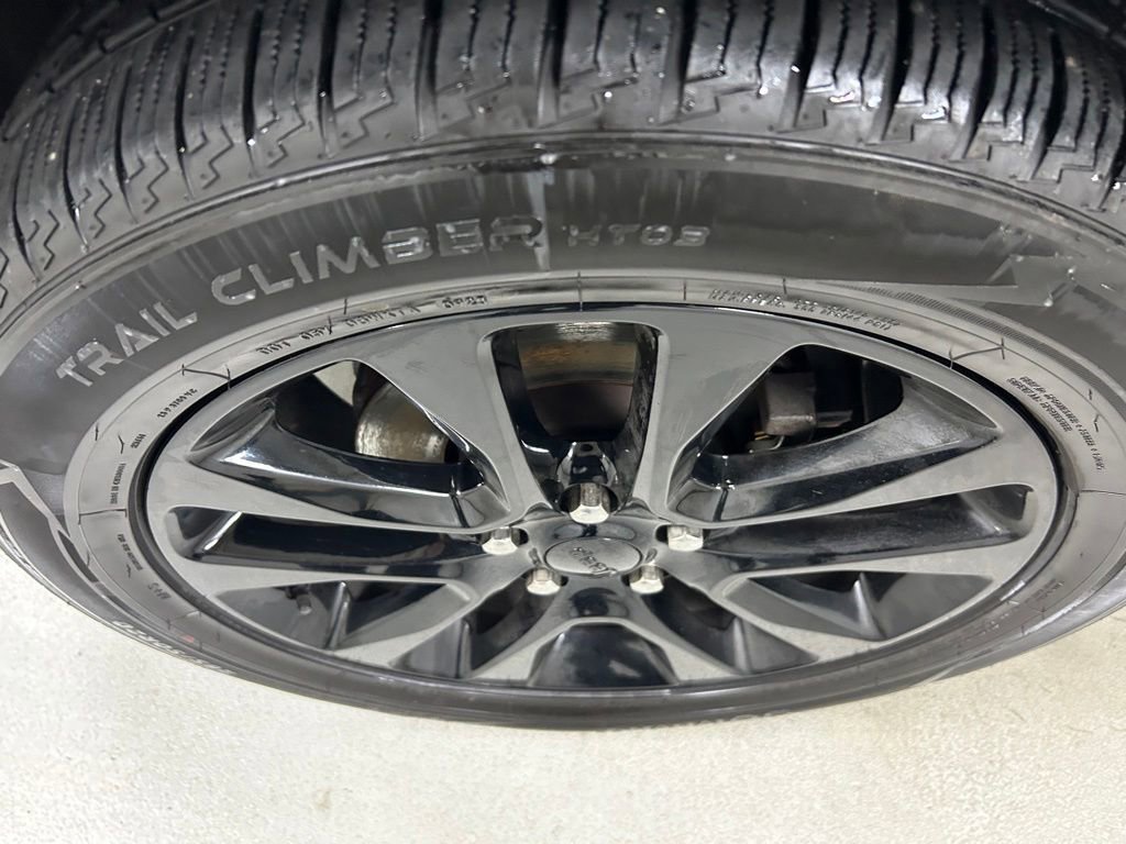 Used 2019 Jeep Grand Cherokee Altitude AWD/4WD image 9