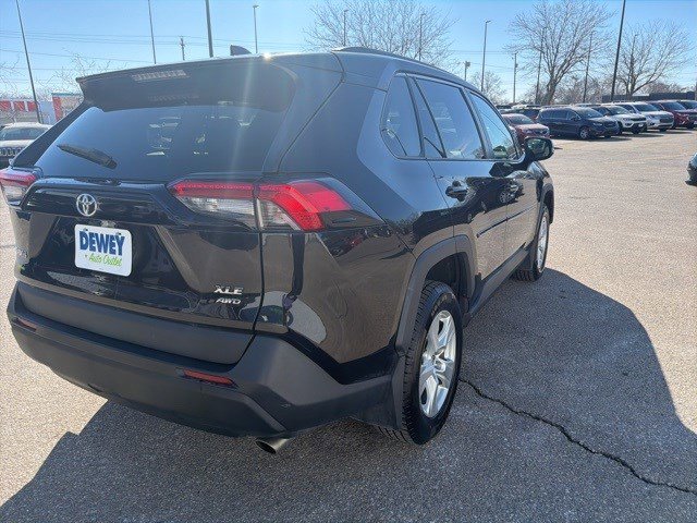 Used 2020 Toyota RAV4 XLE w/ All Weather Liner Package image 5