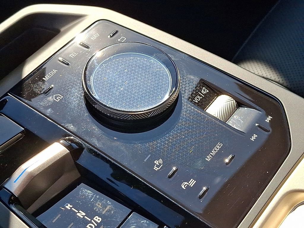 Certified 2025 BMW iX xDrive50 image 25