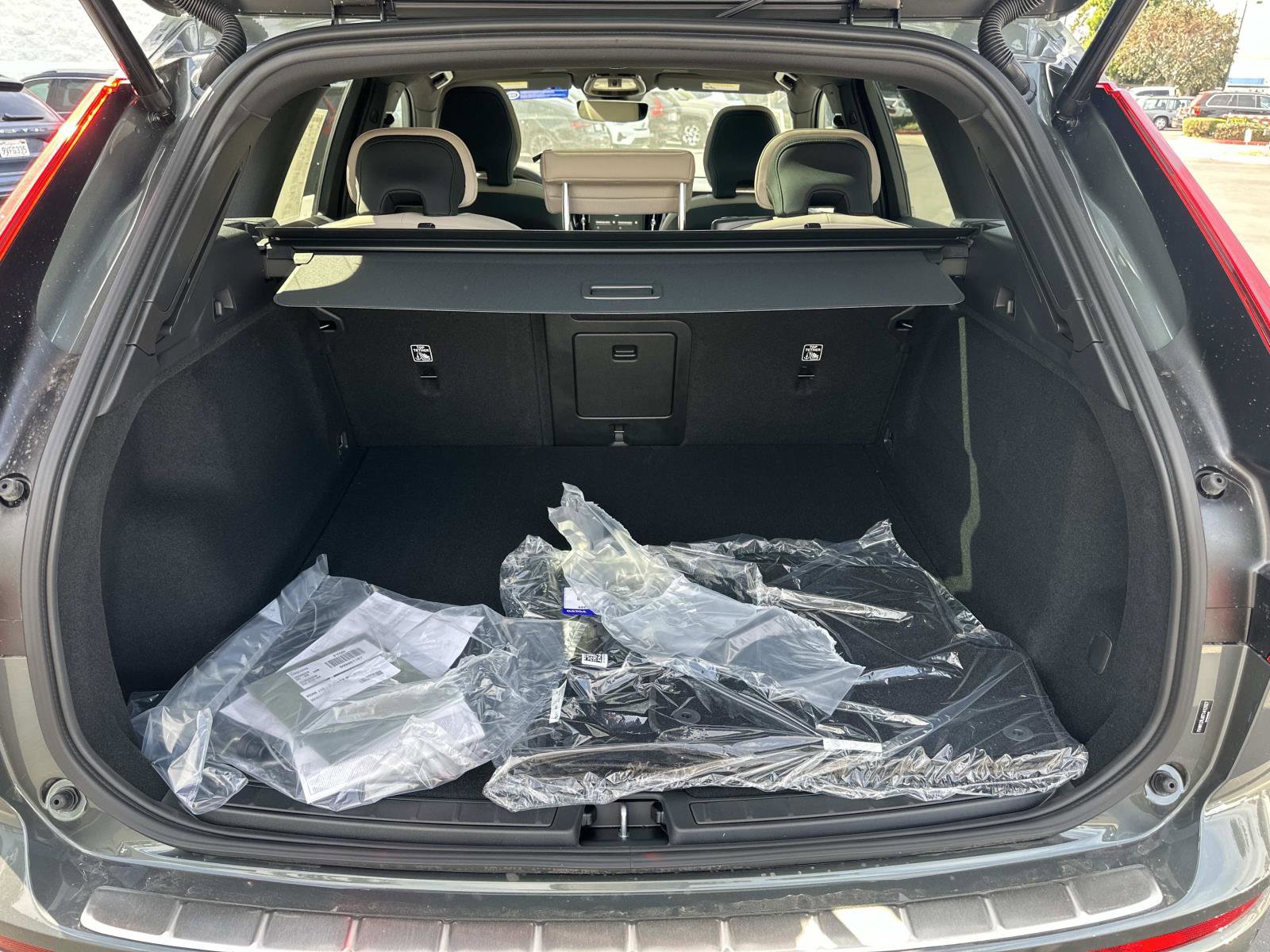 New 2026 Volvo XC60 B5 Core w/ Climate Package AWD/4WD image 18