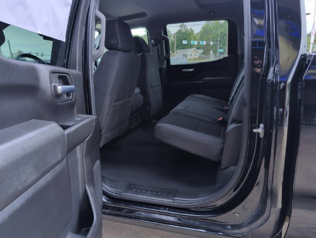 Used 2025 Chevrolet Silverado 1500 Custom w/ LPO, Dark Essentials Package AWD/4WD image 23