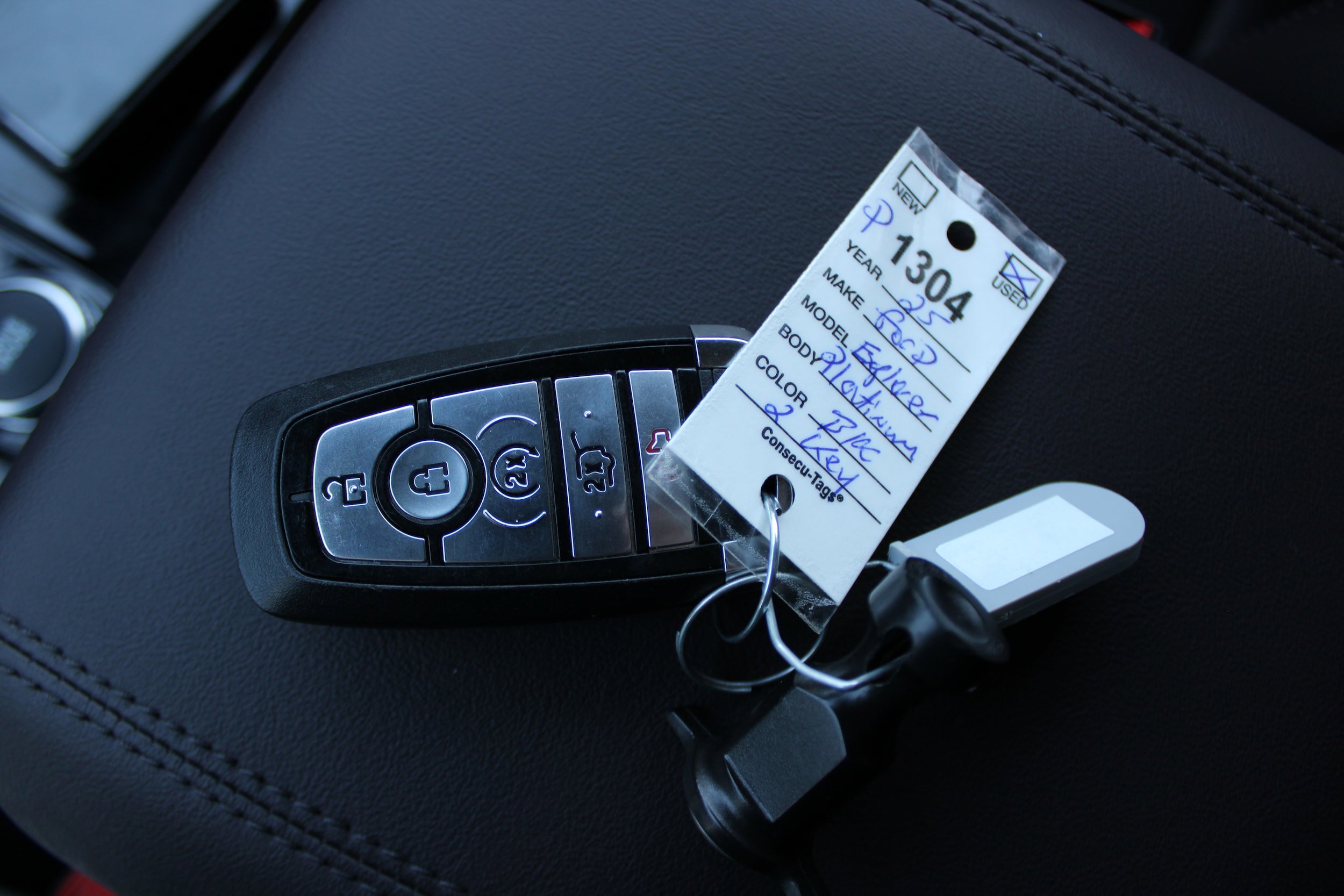 Used 2025 Ford Explorer Platinum AWD/4WD image 34
