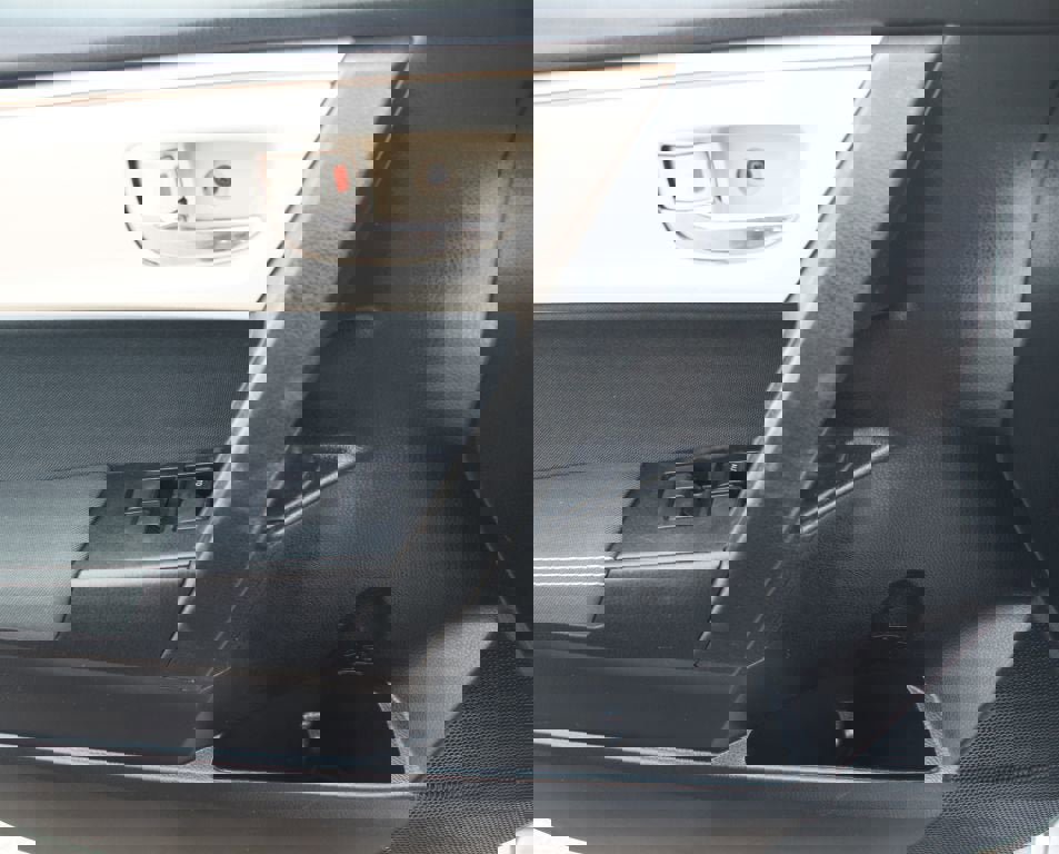 Used 2016 Toyota Corolla LE image 27