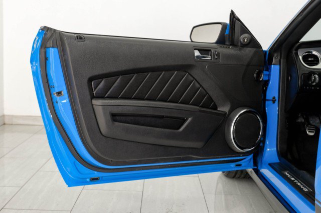 Used 2010 Ford Mustang GT Premium RWD image 35