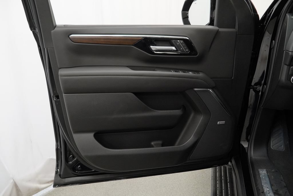 New 2026 Chevrolet Suburban High Country AWD/4WD image 25