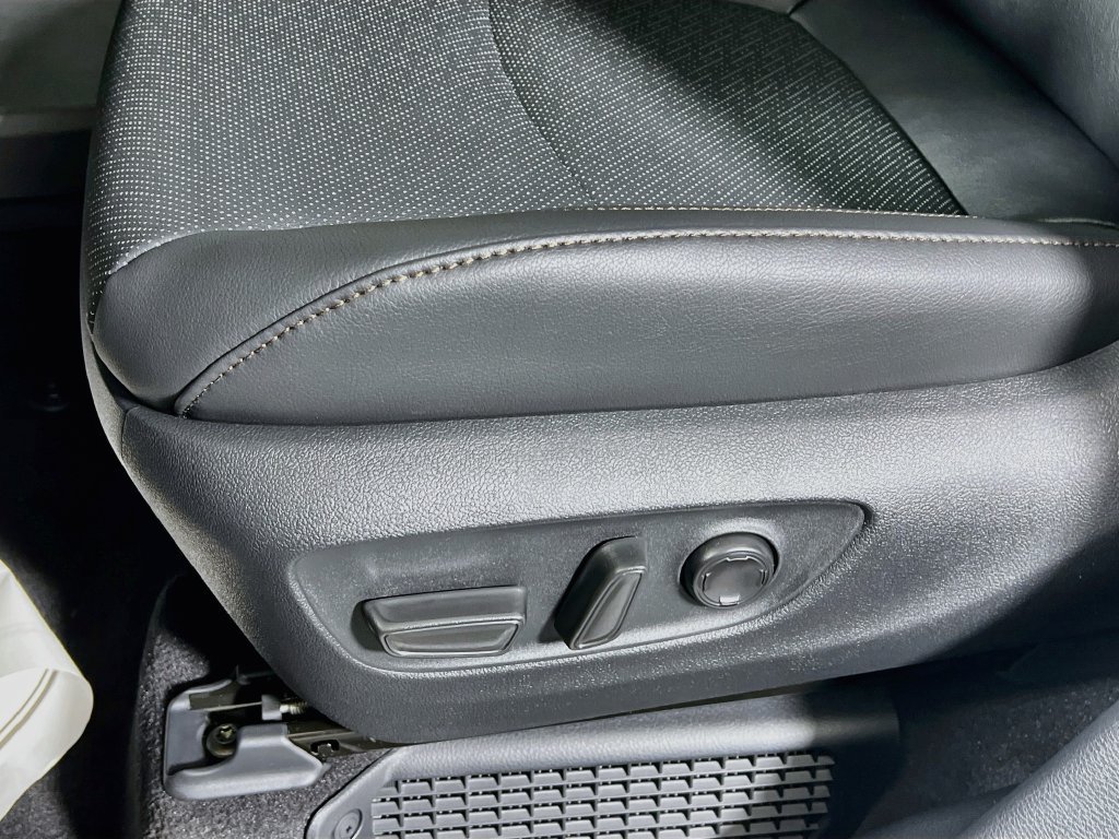 New 2026 Toyota Sienna Platinum AWD/4WD image 15