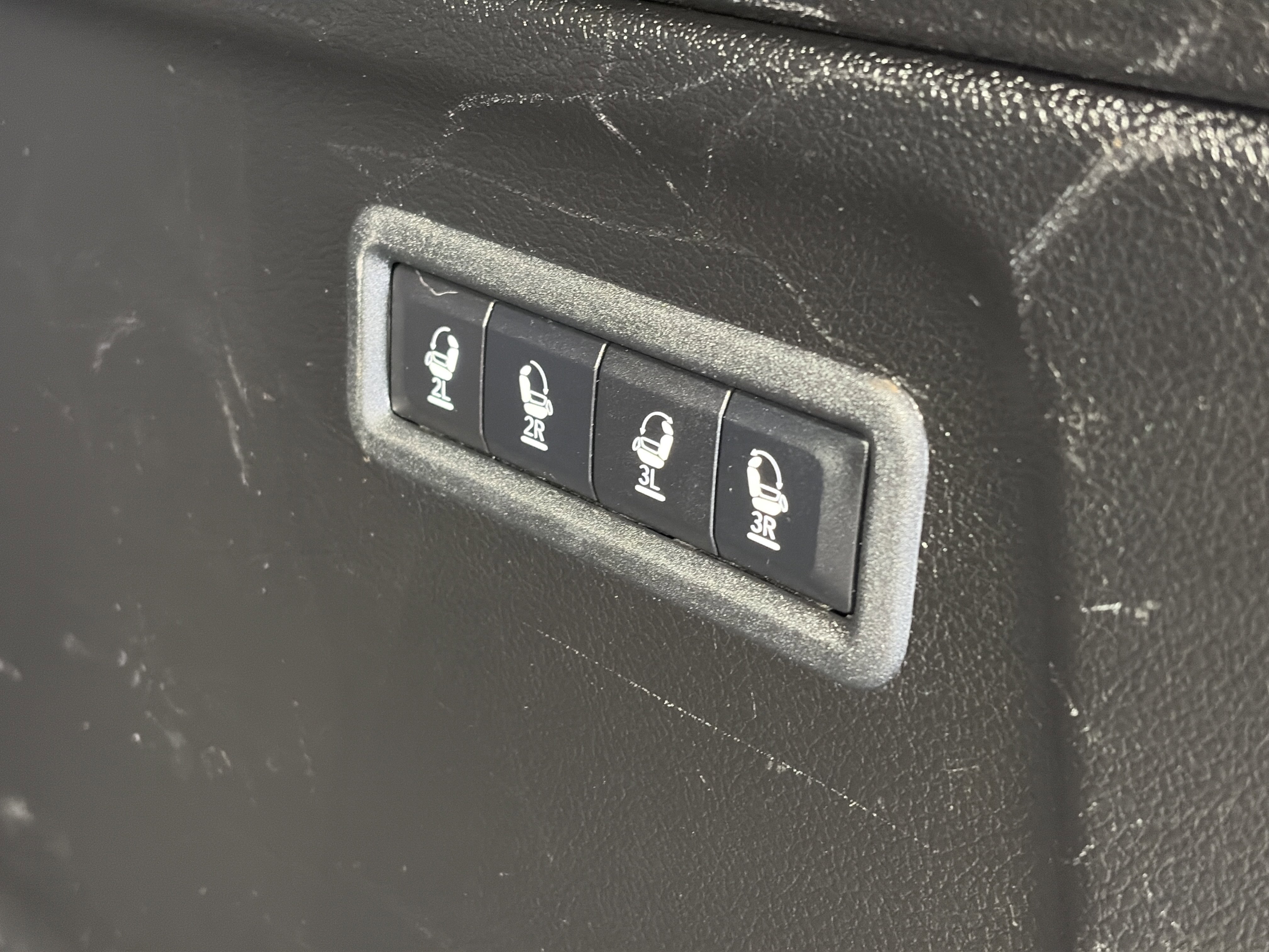 Used 2024 Jeep Wagoneer L Series II w/ Flexible Seating Group image 16