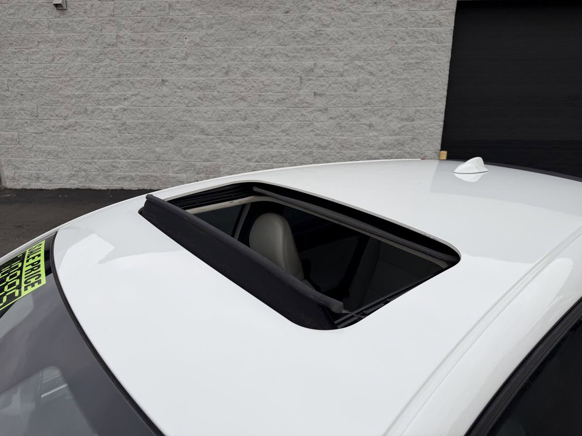 Used 2013 Volvo C30 T5 image 9