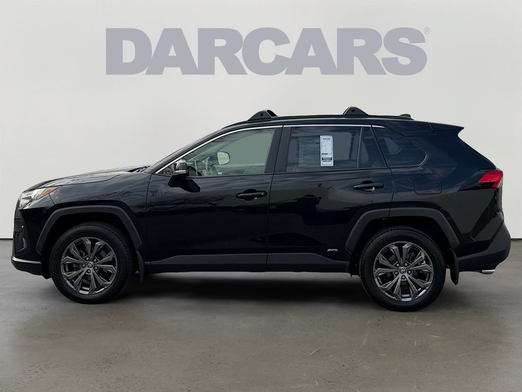 Used 2023 Toyota RAV4 XLE Premium AWD/4WD image 4