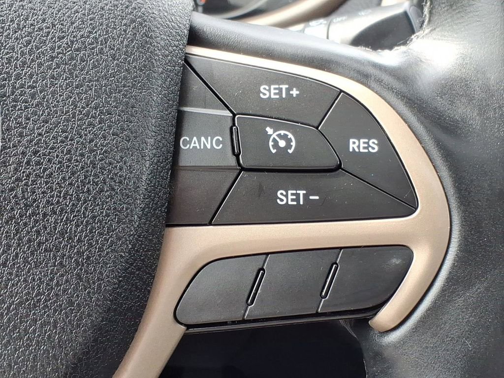 Used 2017 Jeep Cherokee 75th Anniversary AWD/4WD image 24