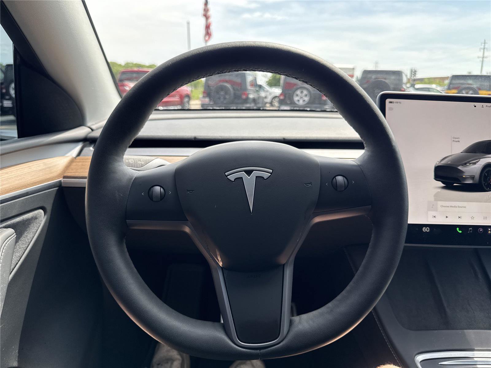 Used 2025 Tesla Model Y Performance AWD/4WD image 19