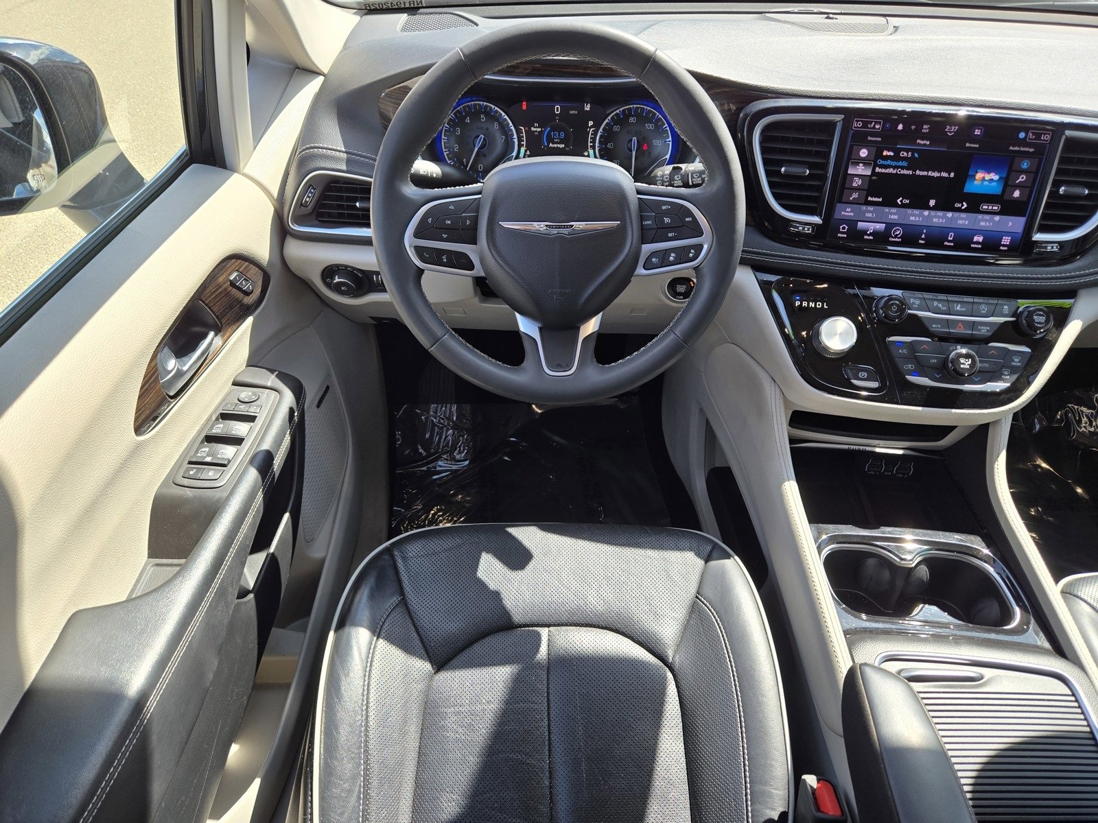 Used 2022 Chrysler Pacifica Limited image 10