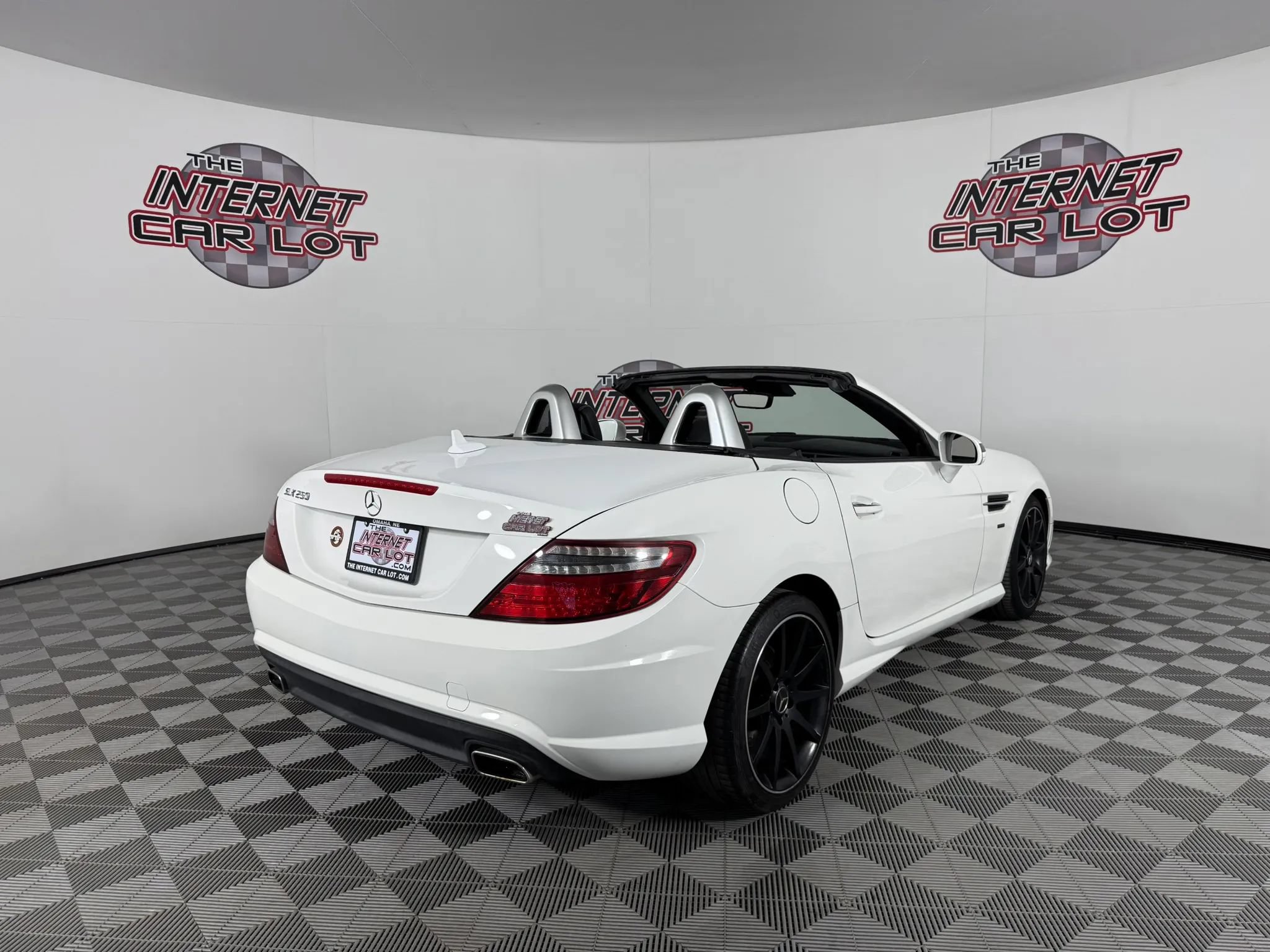 Used 2015 Mercedes-Benz SLK 250 image 12