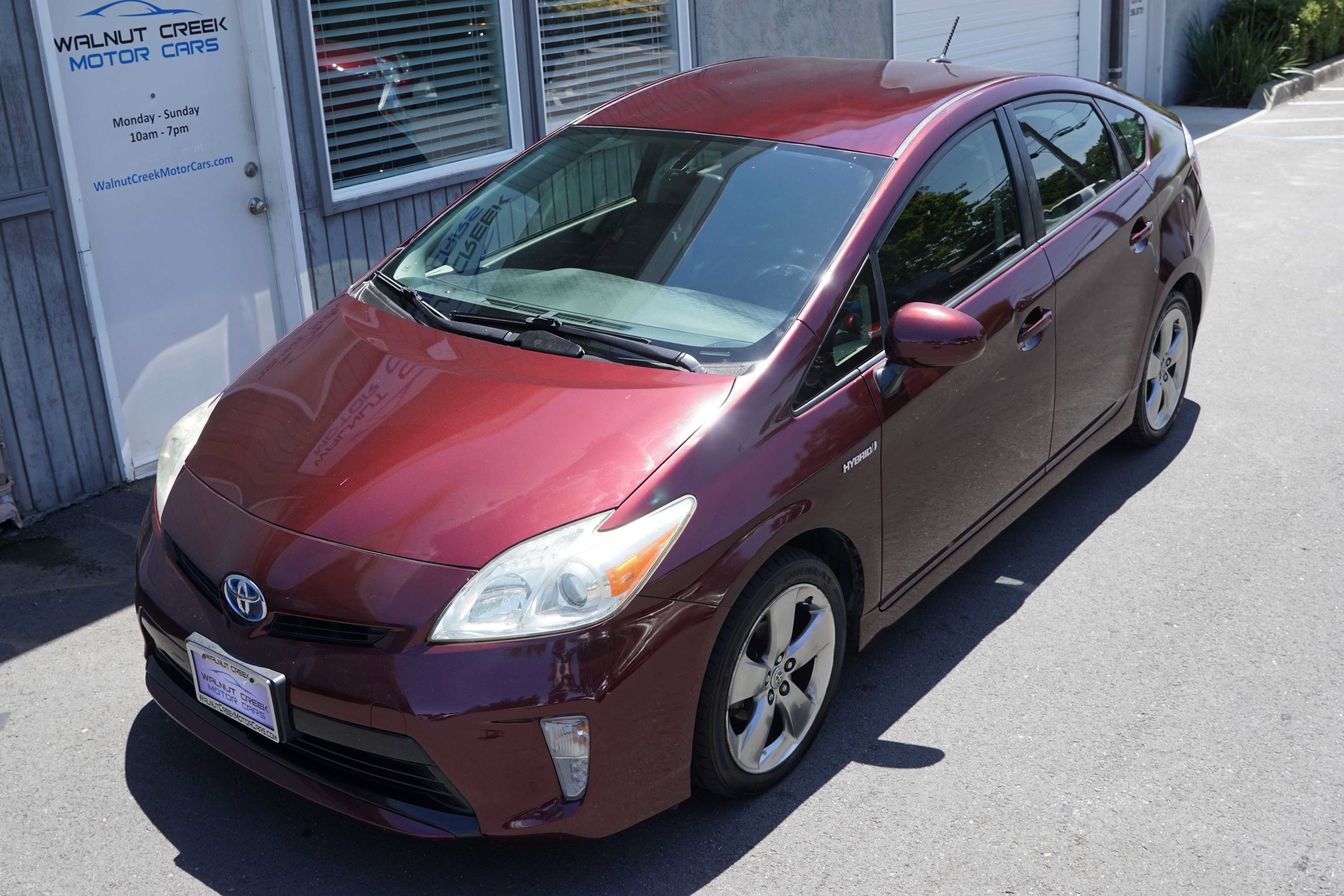 Used 2013 Toyota Prius Persona Series FWD image 3