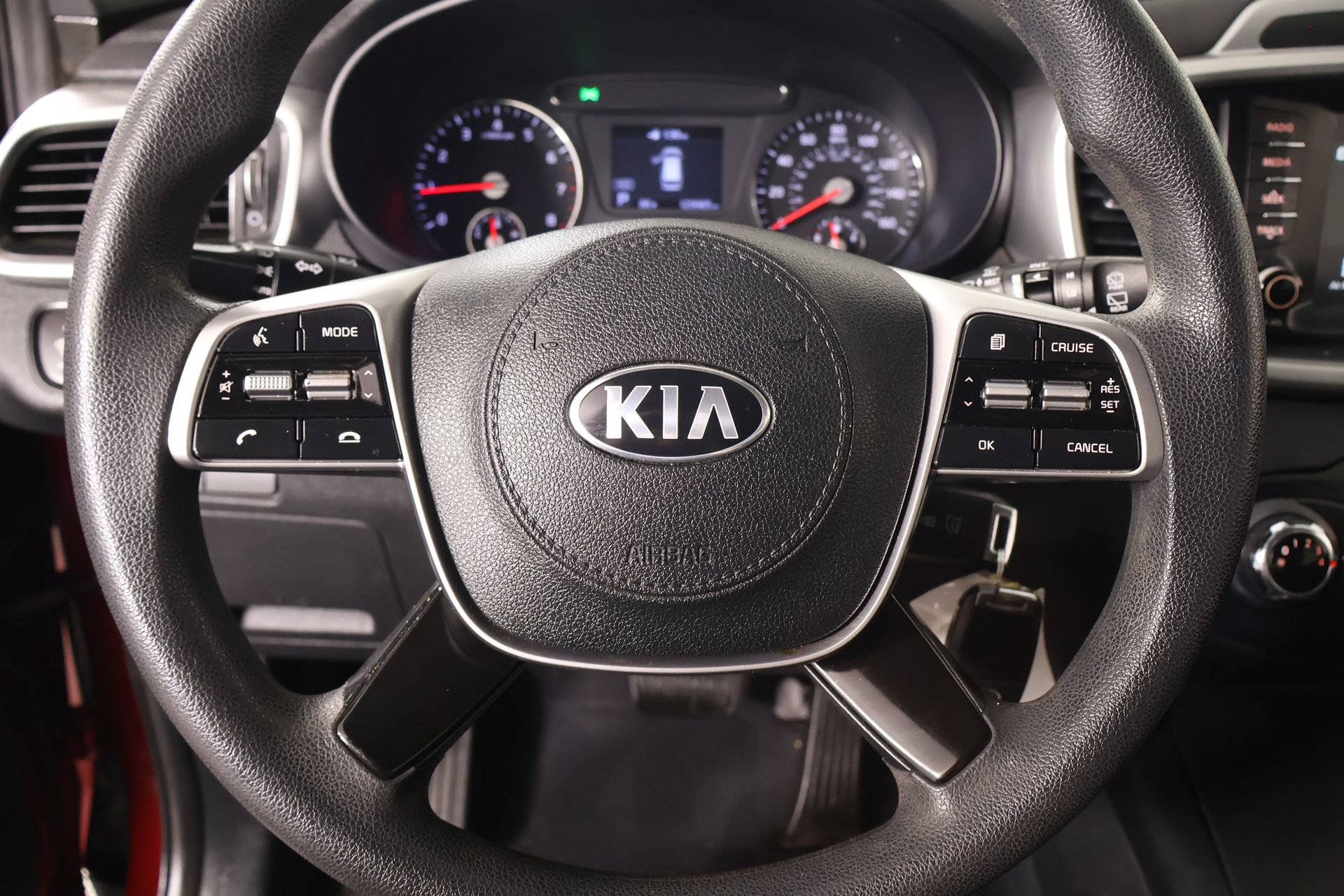 Used 2020 Kia Sorento LX FWD image 3