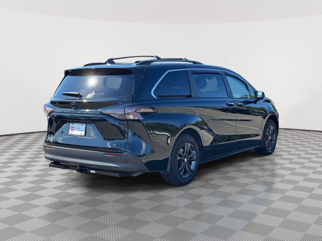 Used 2024 Toyota Sienna XLE Woodland Edition AWD/4WD image 7