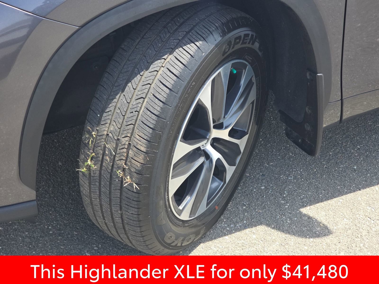 Used 2024 Toyota Highlander XLE AWD/4WD image 41