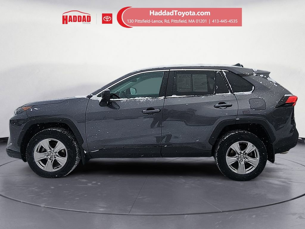 Used 2021 Toyota RAV4 LE video 2