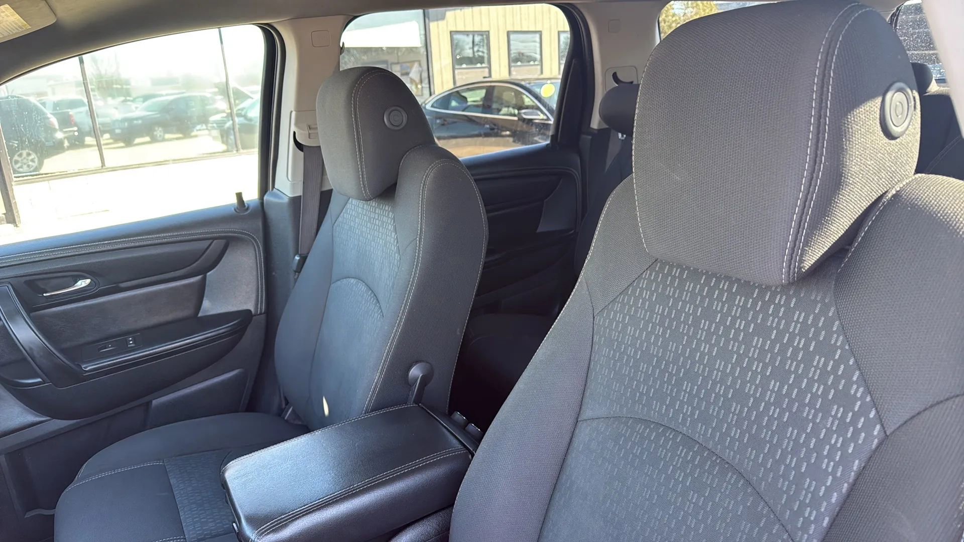 Used 2015 GMC Acadia SLE AWD/4WD image 15