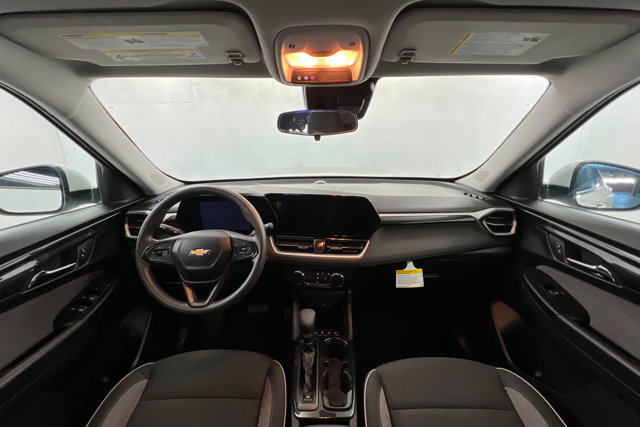 Used 2025 Chevrolet TrailBlazer LT AWD/4WD image 9