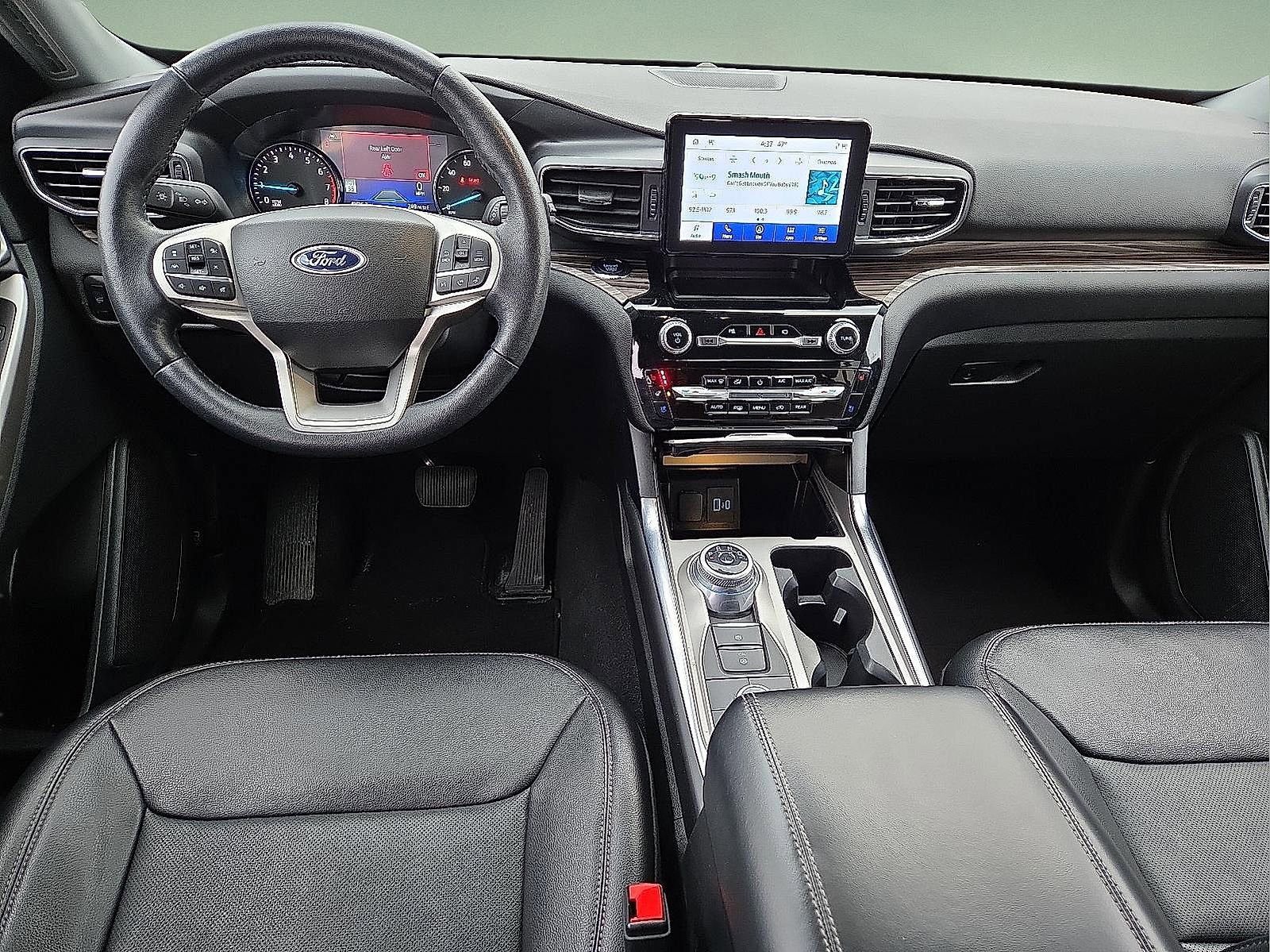 Used 2023 Ford Explorer Limited image 12