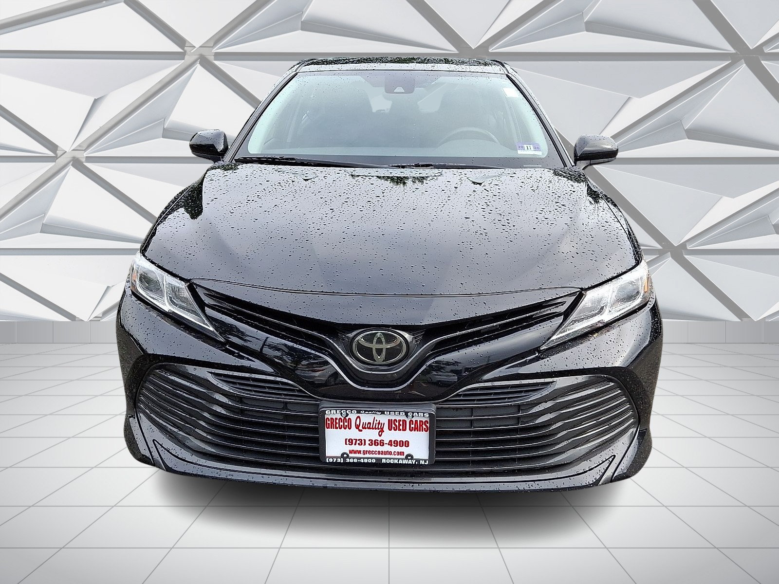 Used 2019 Toyota Camry LE FWD image 3