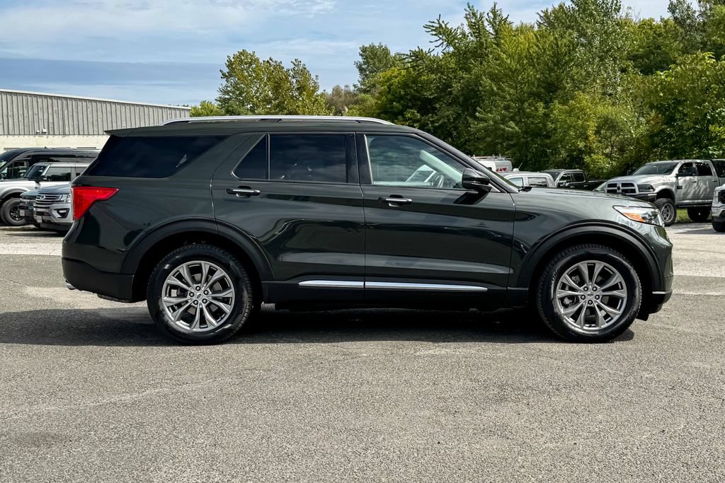 Used 2023 Ford Explorer Limited w/ Equipment Group 301A AWD/4WD image 2