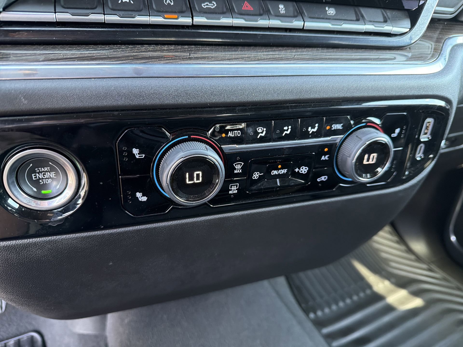 Used 2024 Chevrolet Silverado 1500 LT image 9