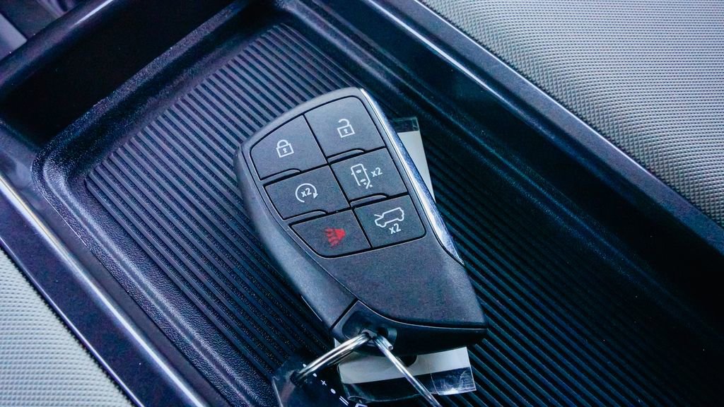 New 2026 GMC Hummer EV SUV w/ LPO, Dark Essentials Package image 23