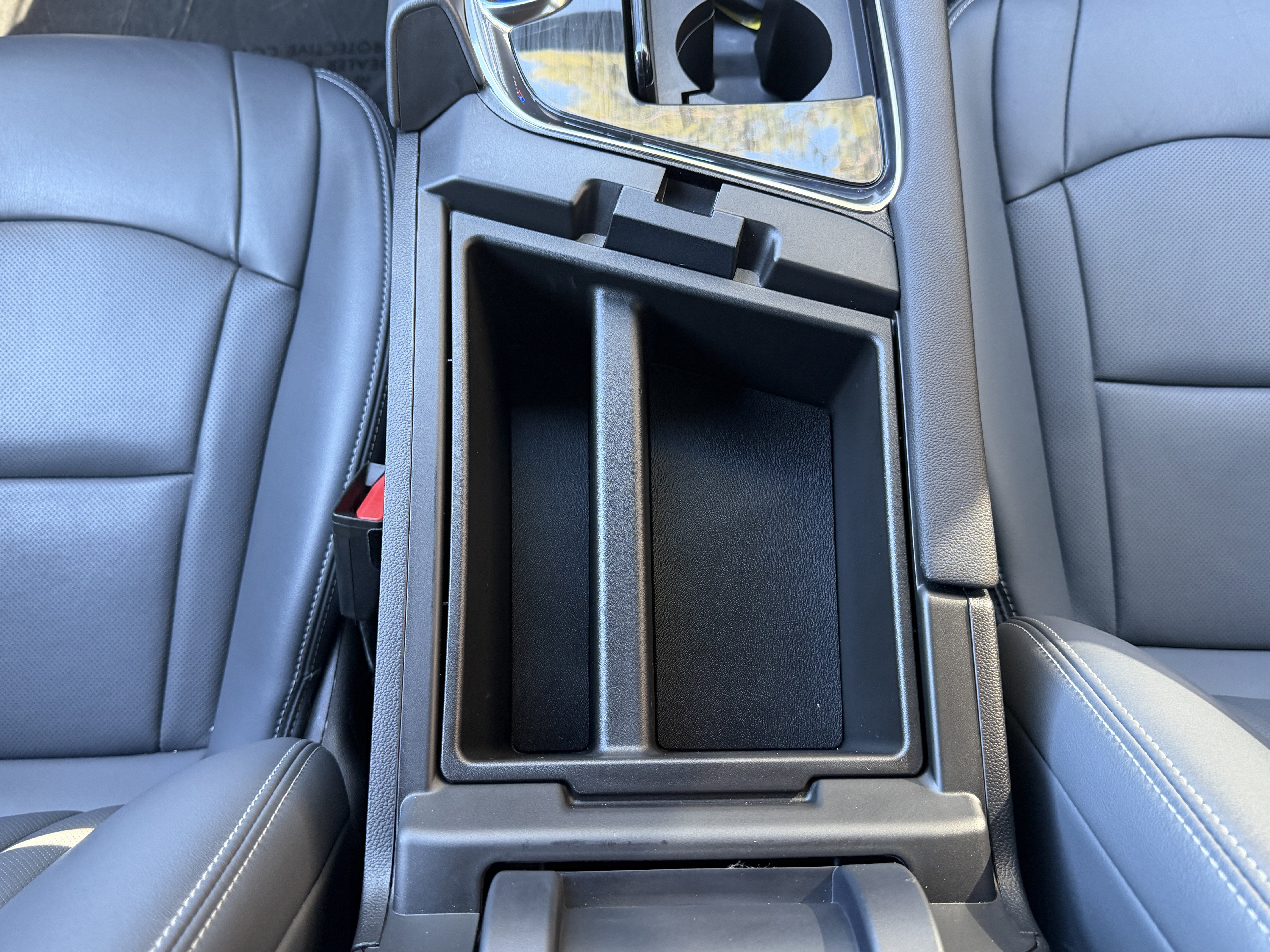 Used 2023 Buick Enclave Essence image 23