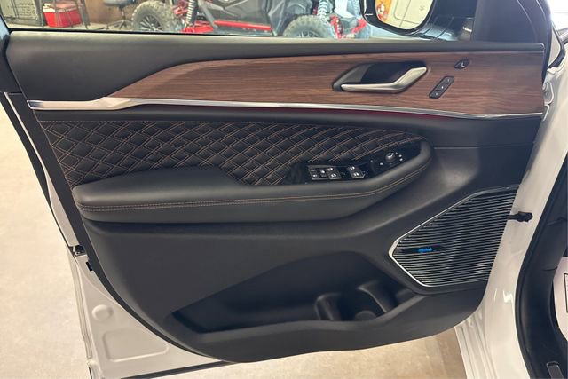 Used 2023 Jeep Grand Cherokee L Summit w/ Advanced Protech Group IV image 19