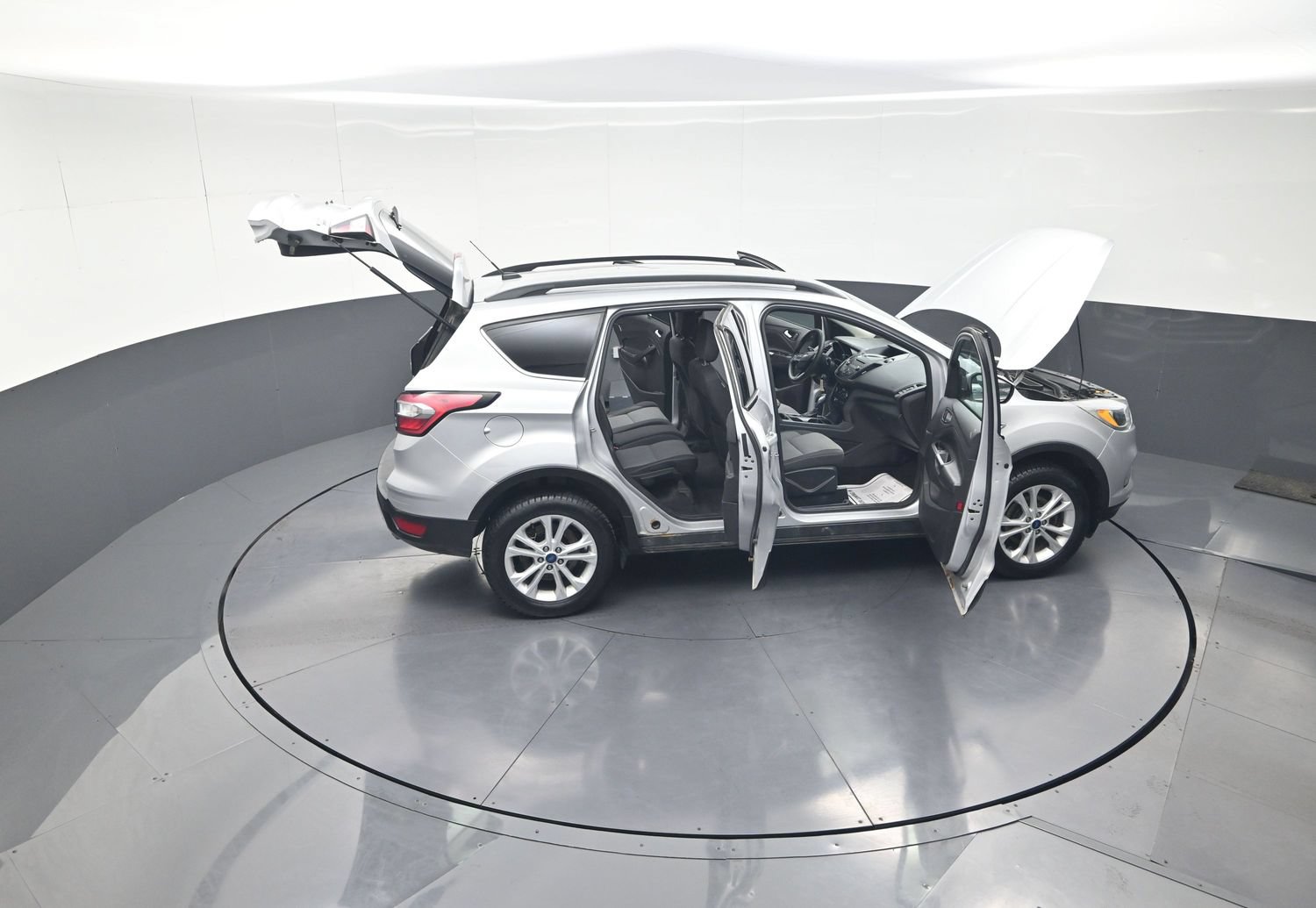Used 2018 Ford Escape SE FWD image 14