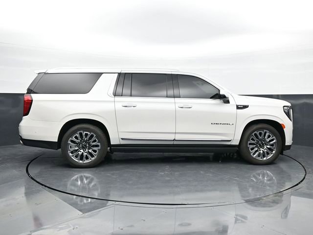 Used 2023 GMC Yukon XL Denali Ultimate image 8