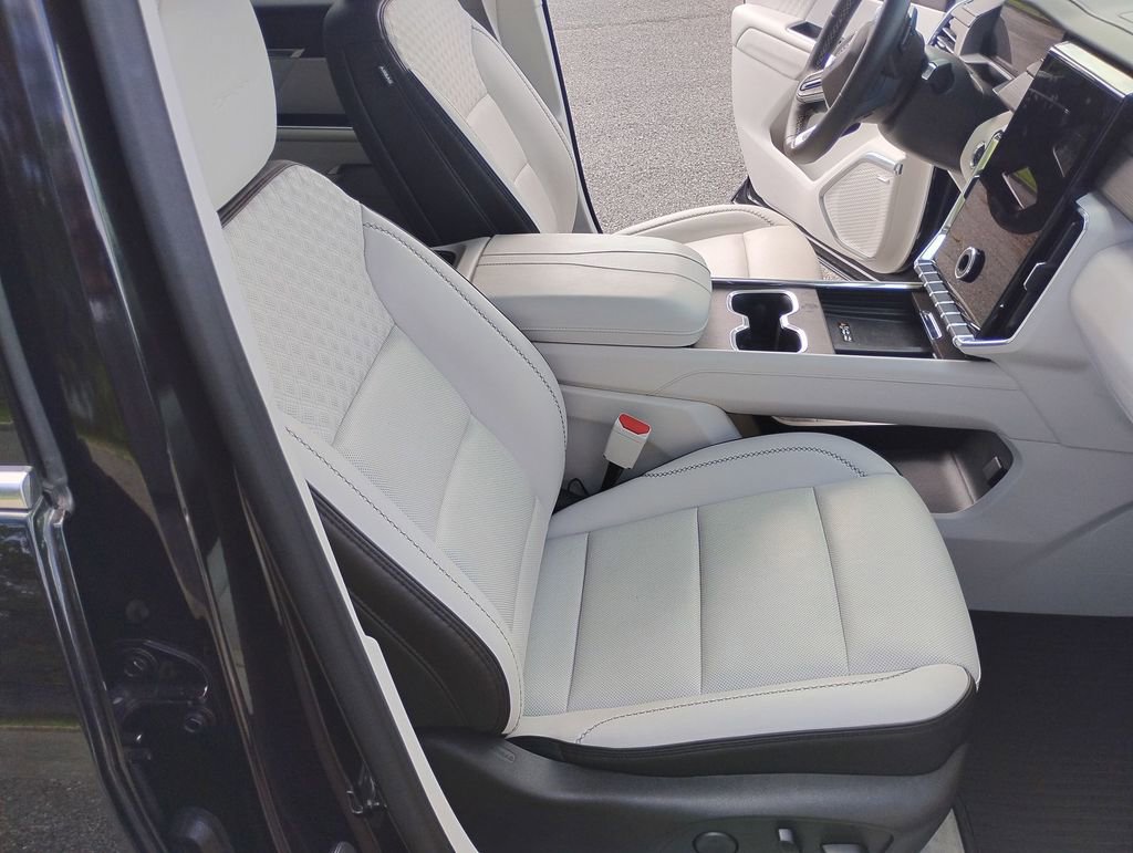 Used 2024 GMC Acadia Denali FWD image 26