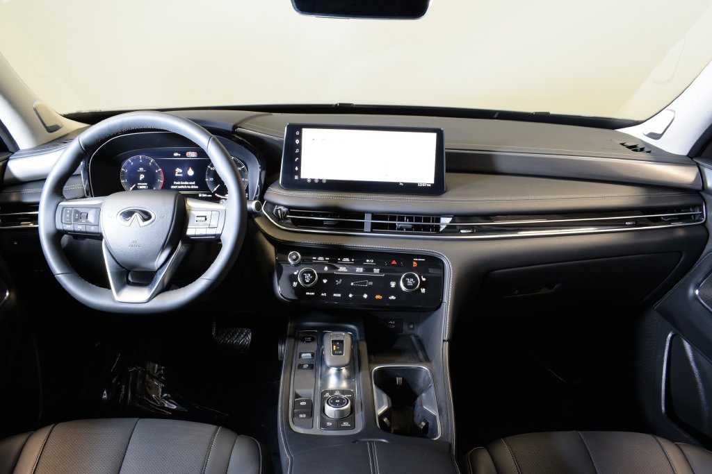 Used 2026 INFINITI QX60 Luxe w/ Family Package AWD/4WD image 16