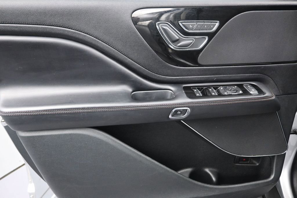 Used 2021 Lincoln Aviator 2WD image 12