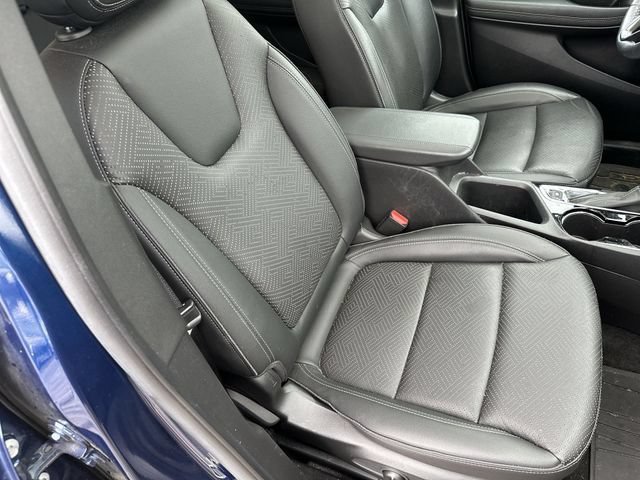 Used 2023 Buick Encore GX Essence w/ Experience Buick Package FWD image 27