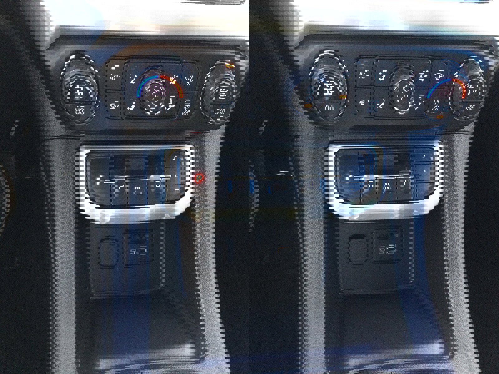 Used 2023 GMC Acadia SLT image 19