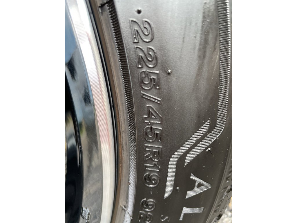 Certified 2025 Nissan Kicks SR image 26