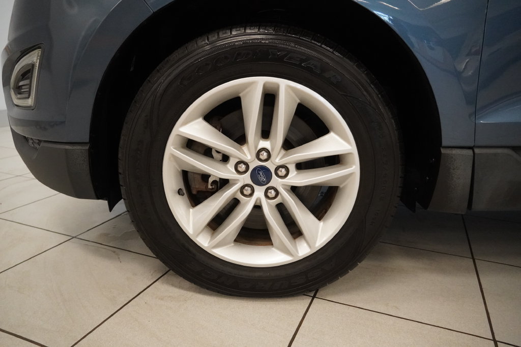 Used 2018 Ford Edge SEL w/ Equipment Group 201A AWD/4WD image 9