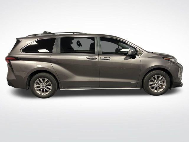 Used 2021 Toyota Sienna LE FWD image 6